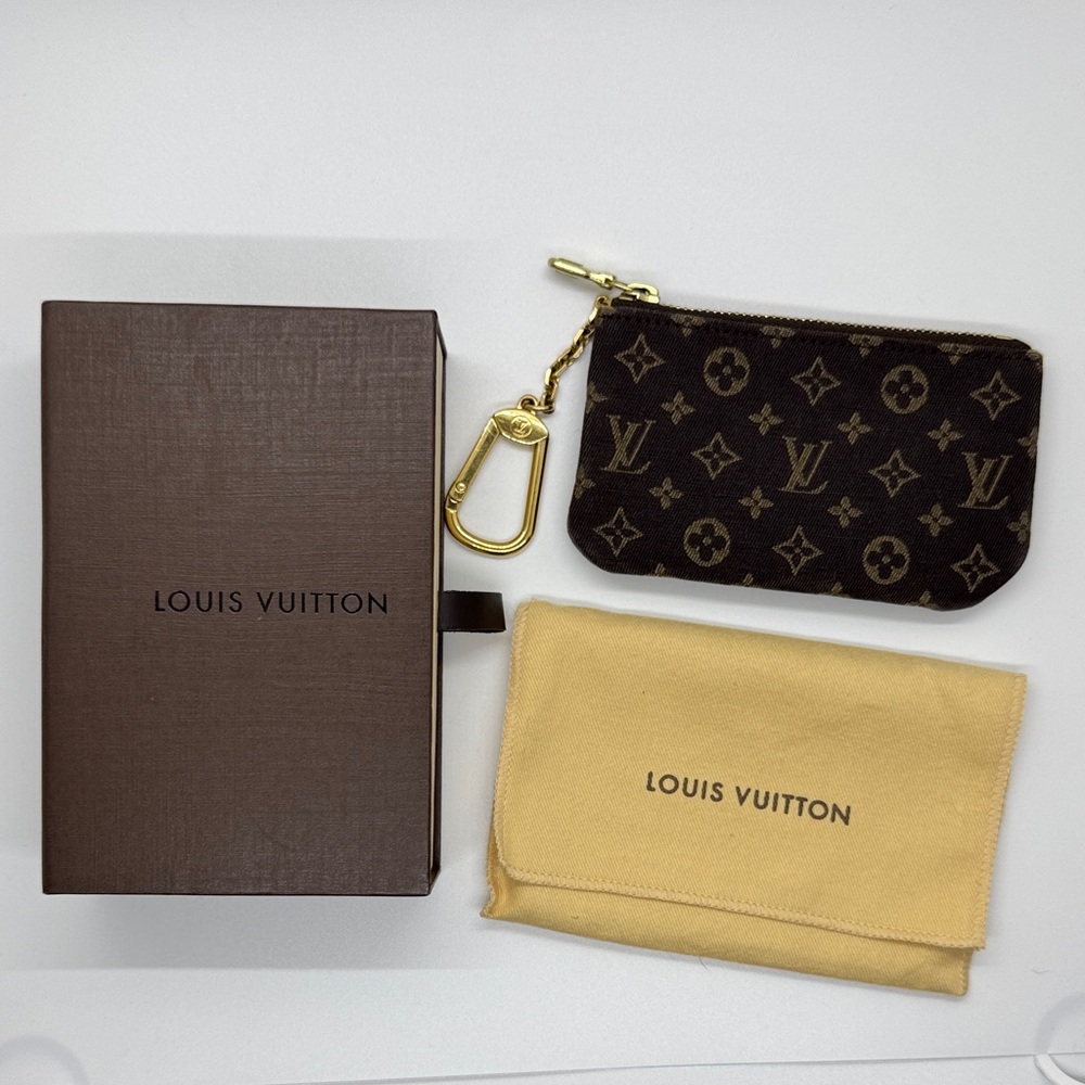 Louis Vuitton Mini Lin Pochette Cles